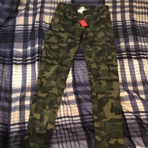 Army styled skinny cargo pants